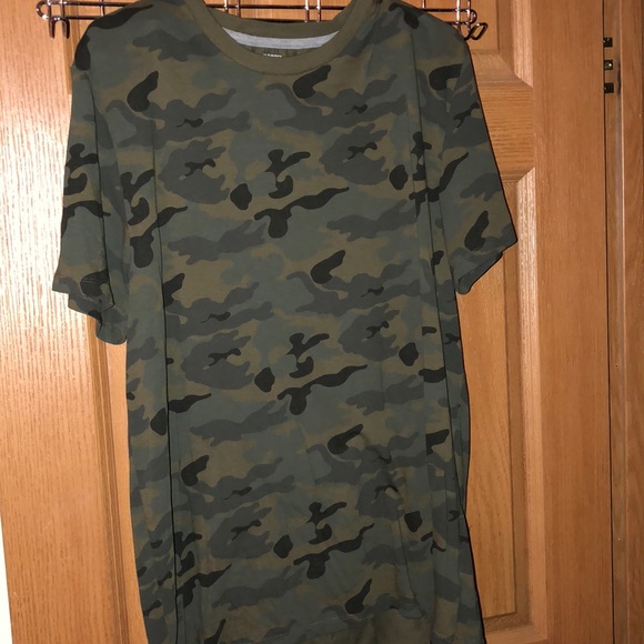 Old Navy Other - Men’s camo t-shirt